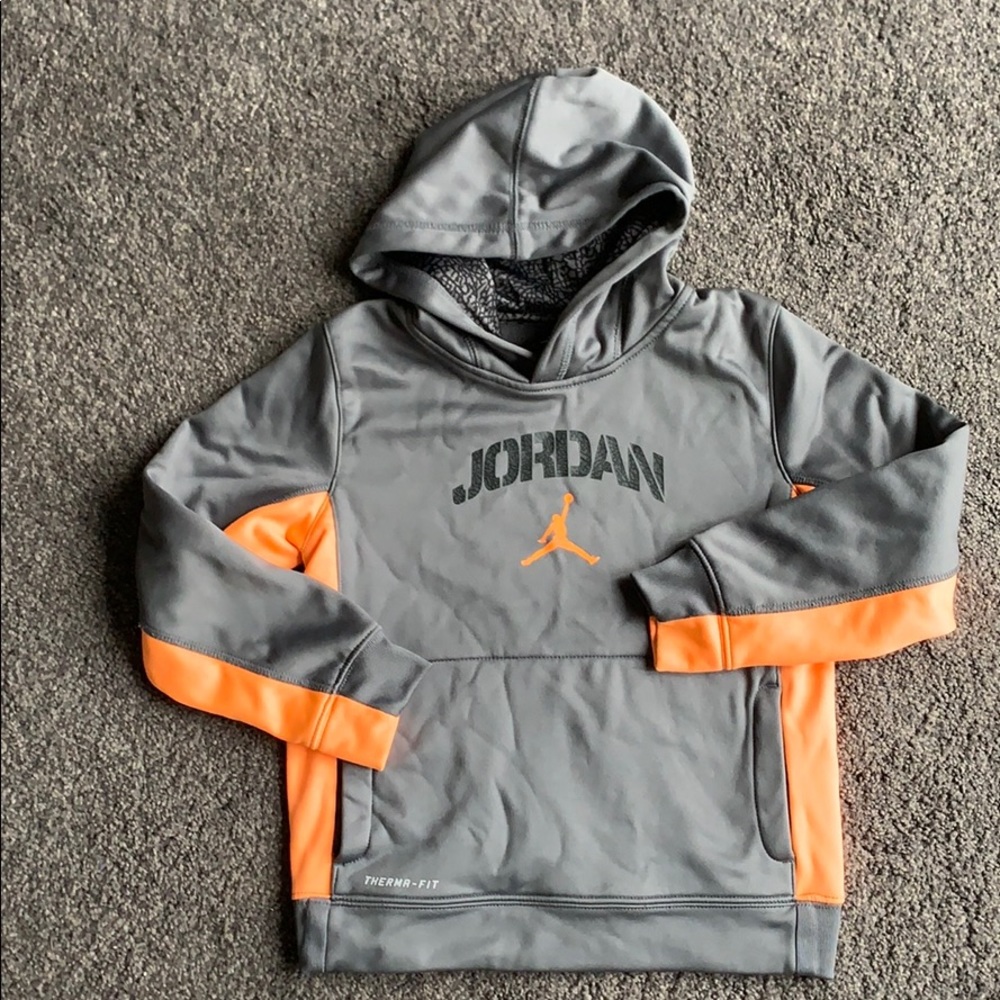 youth Nike Jordan  boys sweatshirt size 6-7 years